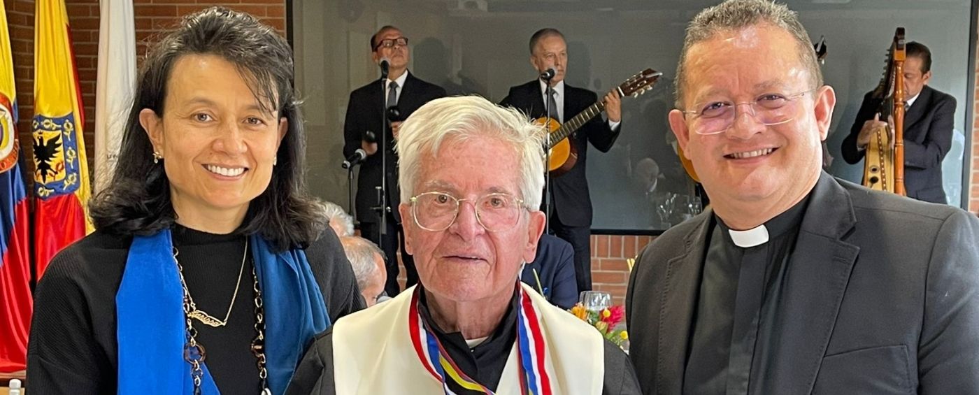 El Padre Diego Jaramillo Cuartas, cjm, recibió el primer título de Doctorado Honoris Causa de UNIMINUTO.