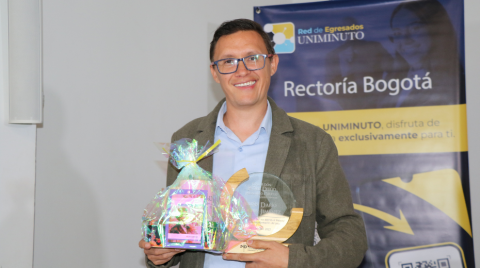 Egresado Galardonado Egresado Galardonado